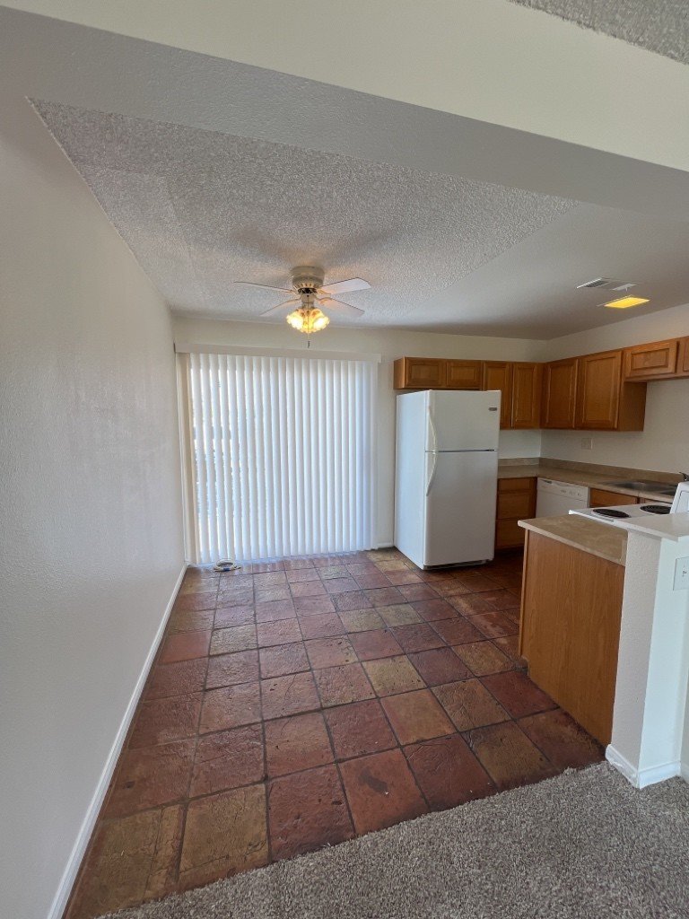 Centrally located townhome near Strip property image