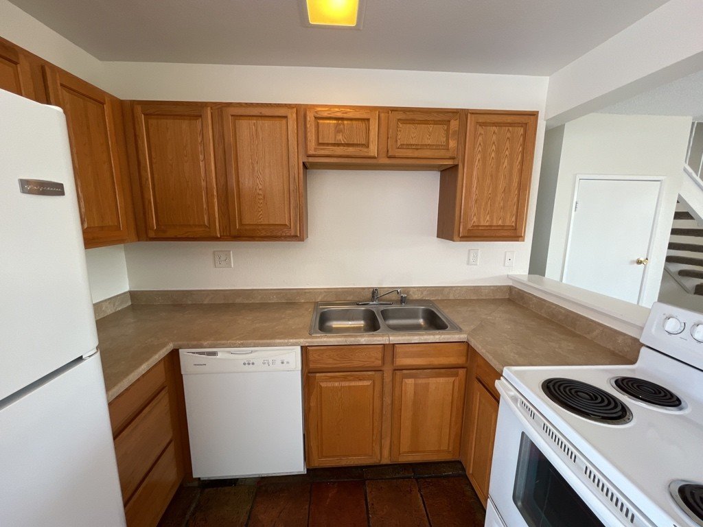 Centrally located townhome near Strip property image