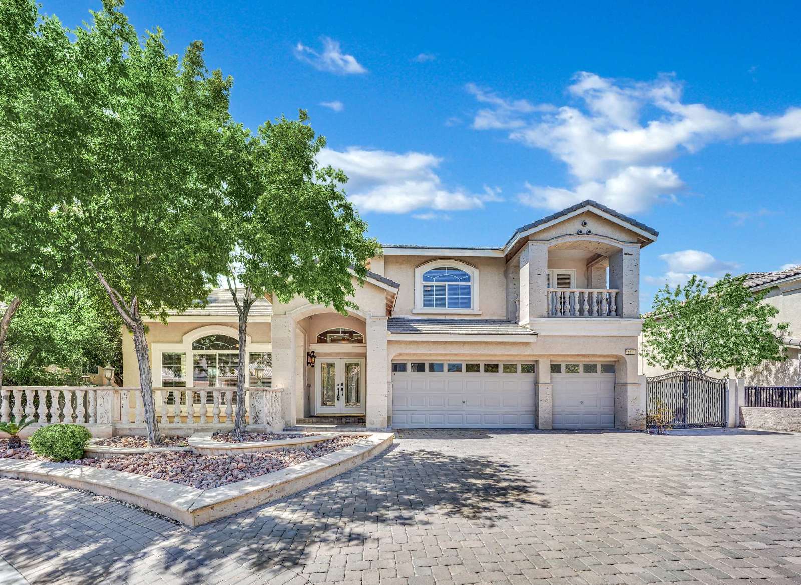 Beautifully updated luxury home with pool in Southern Highlands property image