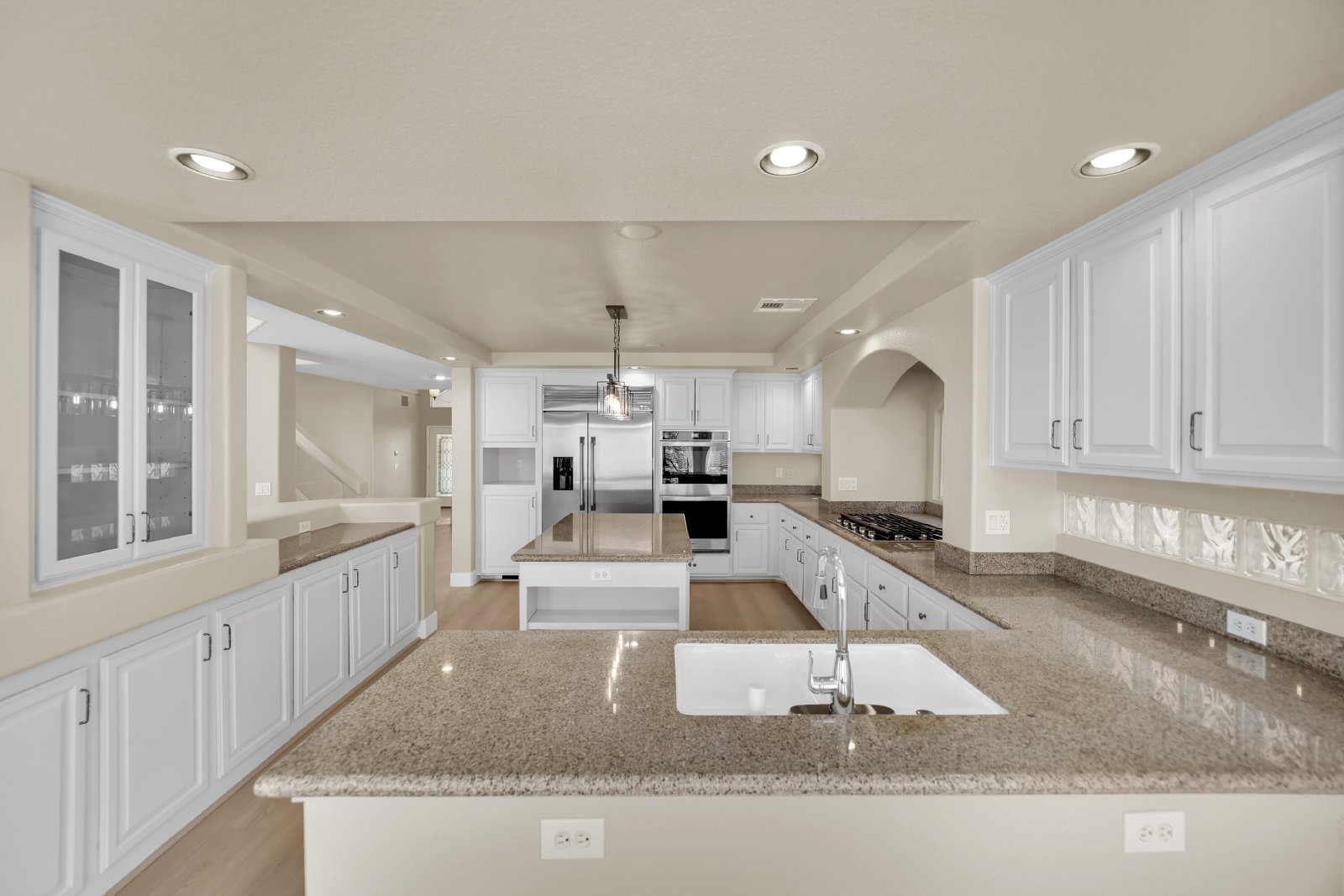 Beautifully updated luxury home with pool in Southern Highlands property image