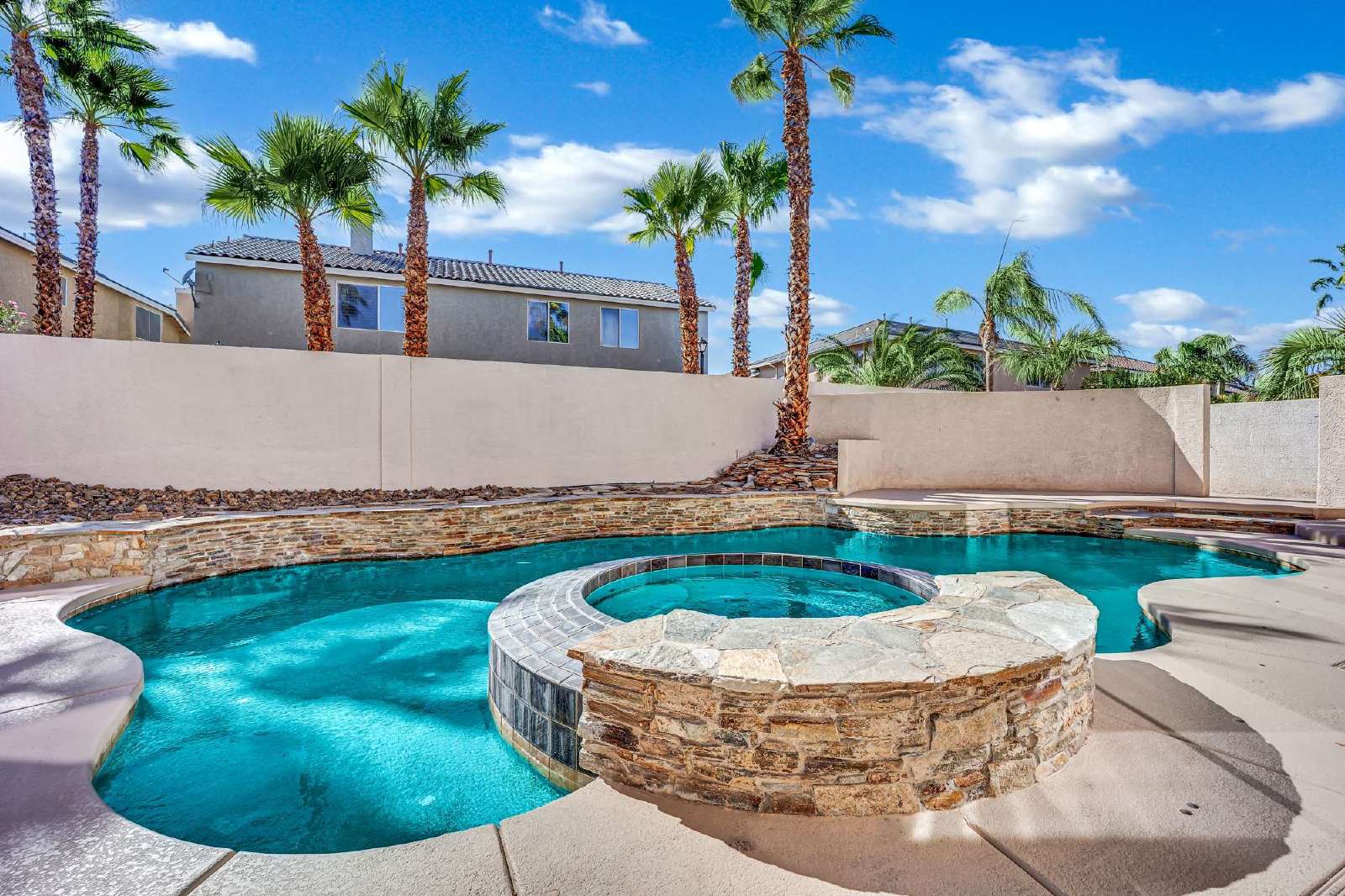 Beautifully updated luxury home with pool in Southern Highlands property image