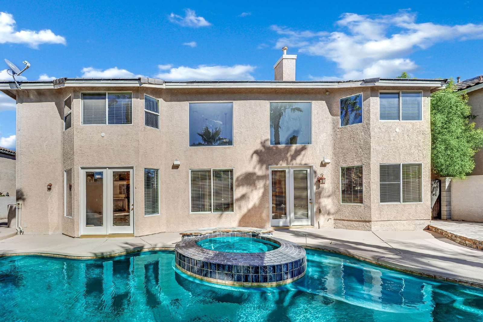 Beautifully updated luxury home with pool in Southern Highlands property image