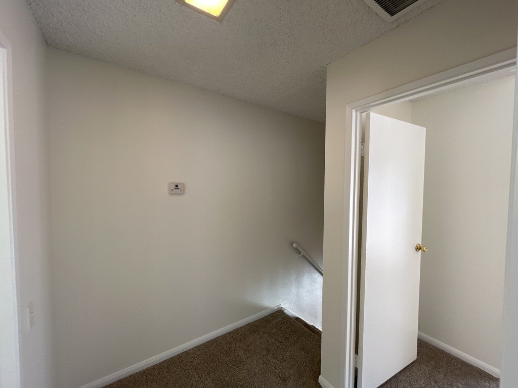 Centrally located townhome near shopping and bus stops. property image