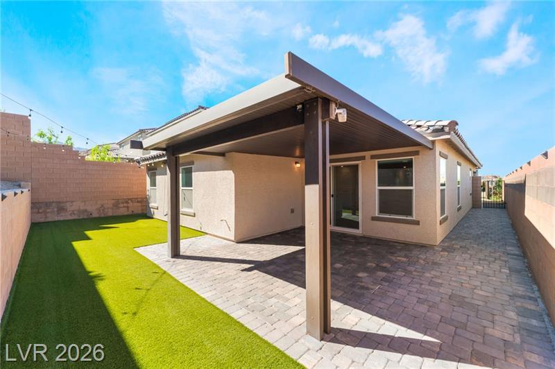 Beautifully upgraded single-story home on desirable corner lot. property image